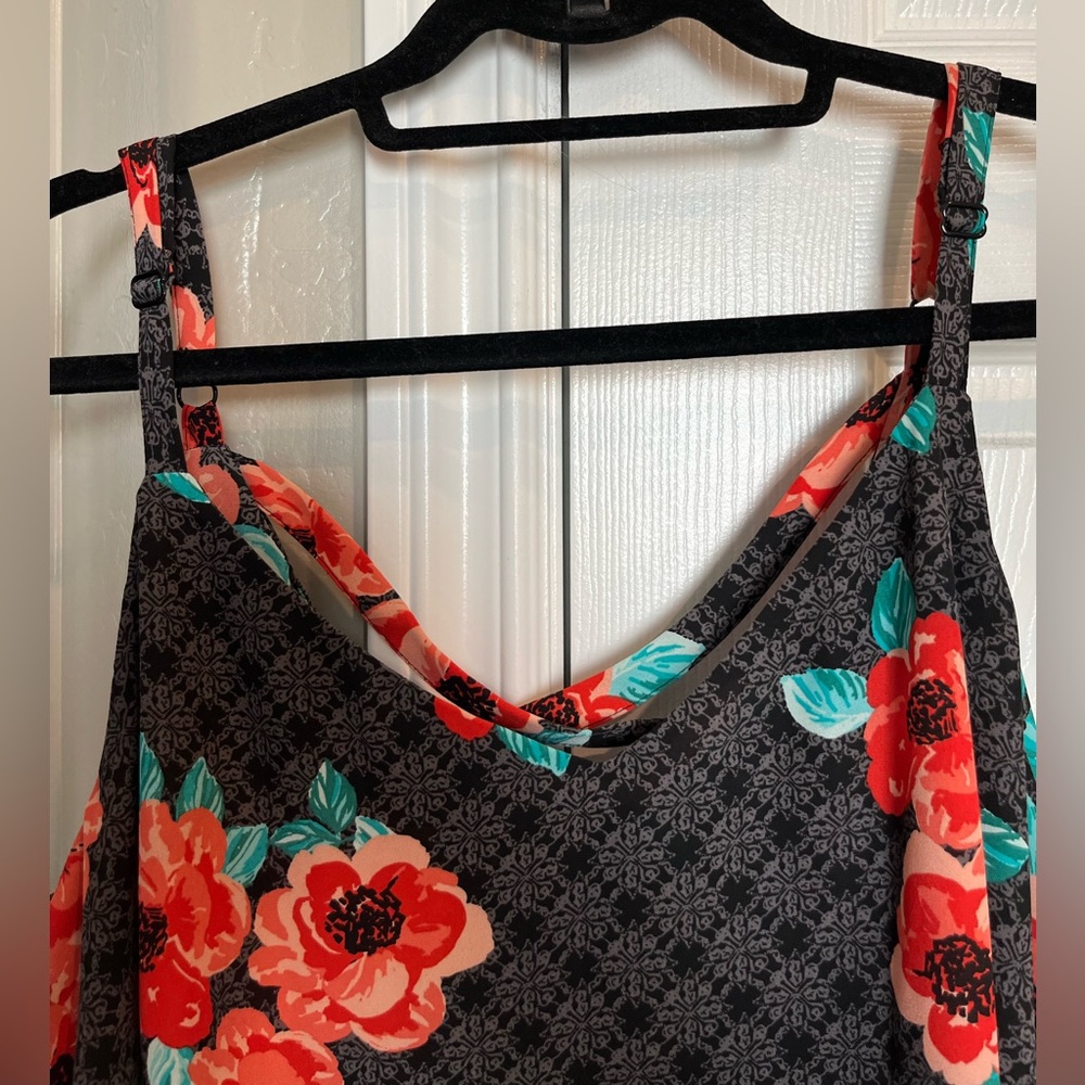 Like New Torrid vibrant v-neck layered cami - Picture 8 of 9